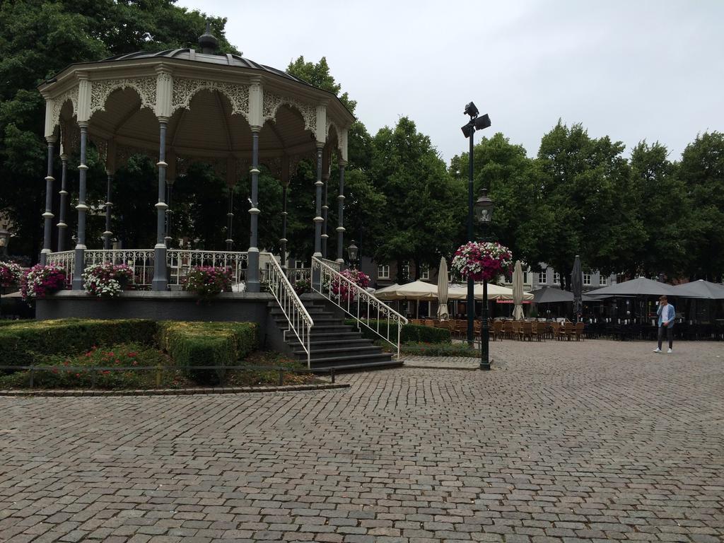 Hotel En Grand Cafe De Pauw Roermond Dış mekan fotoğraf