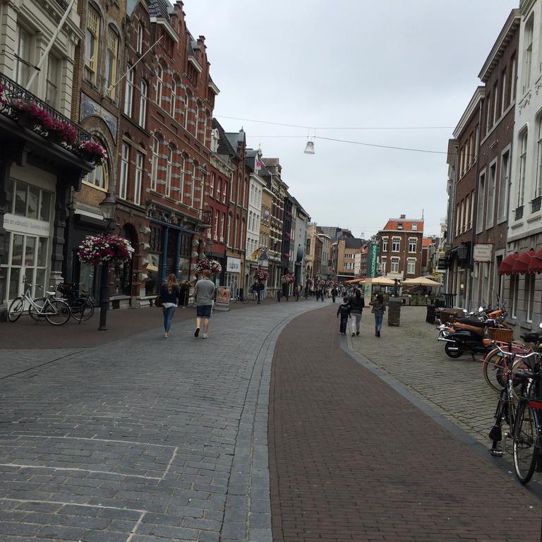 Hotel En Grand Cafe De Pauw Roermond Dış mekan fotoğraf